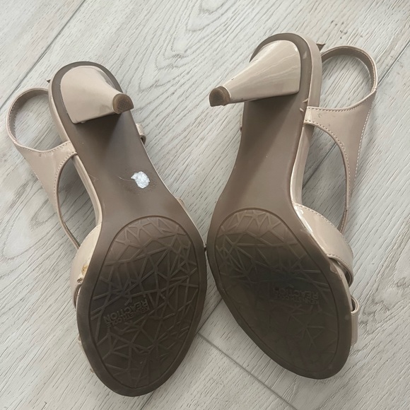 Kenneth Cole Reaction Womens Beige Patent Slingback Heels Shoes Size 8 - Picture 7 of 12